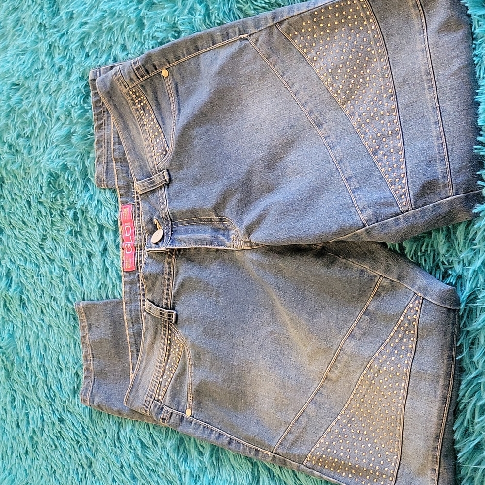 GLO jeans